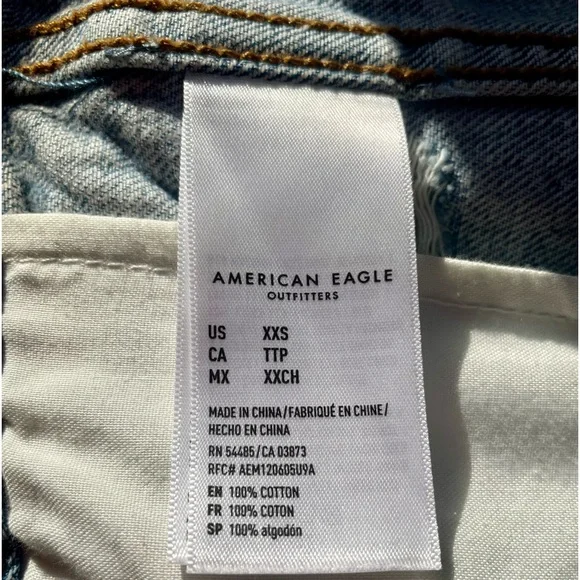 AMERICAN EAGLE Oversized Ripped Jean Jacket - Picture 4 of 4